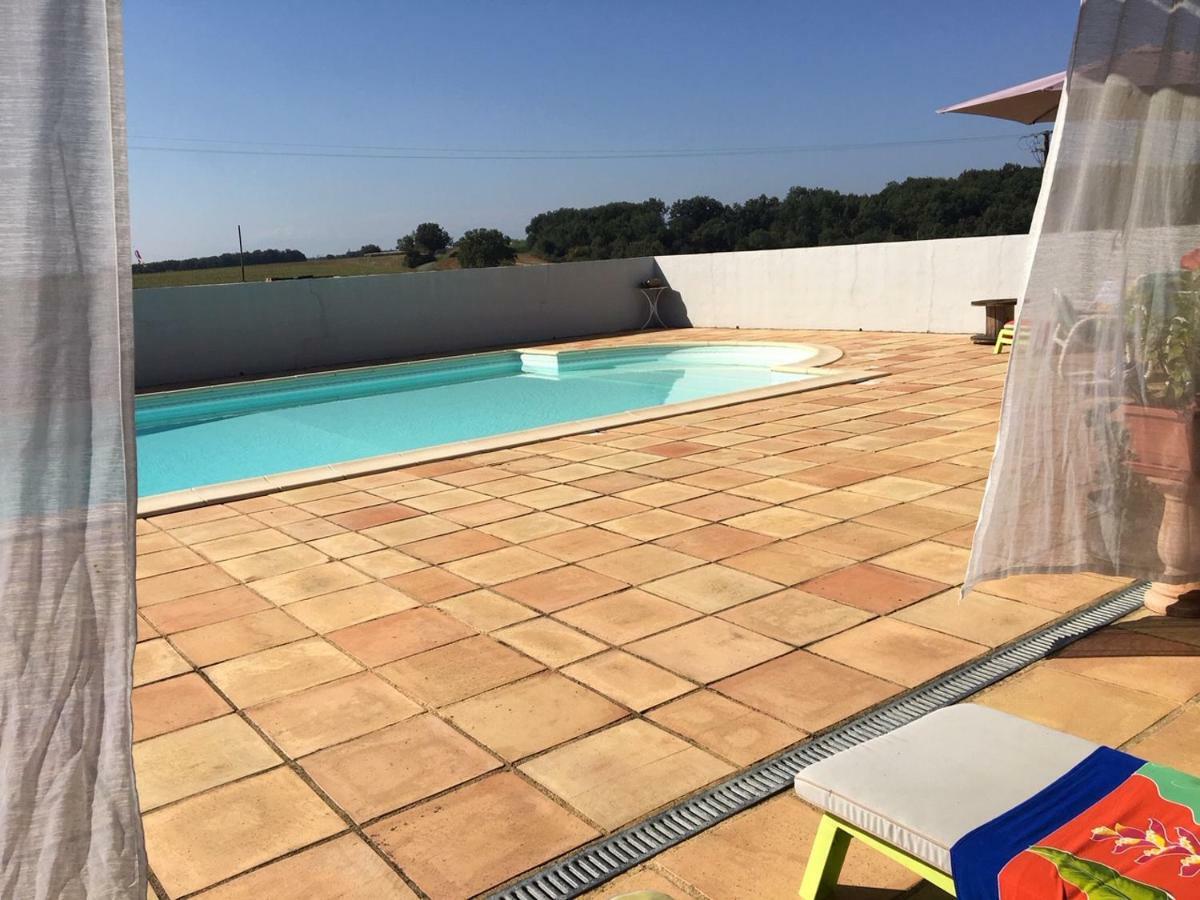 Gite Au Marron Seissan Buitenkant foto